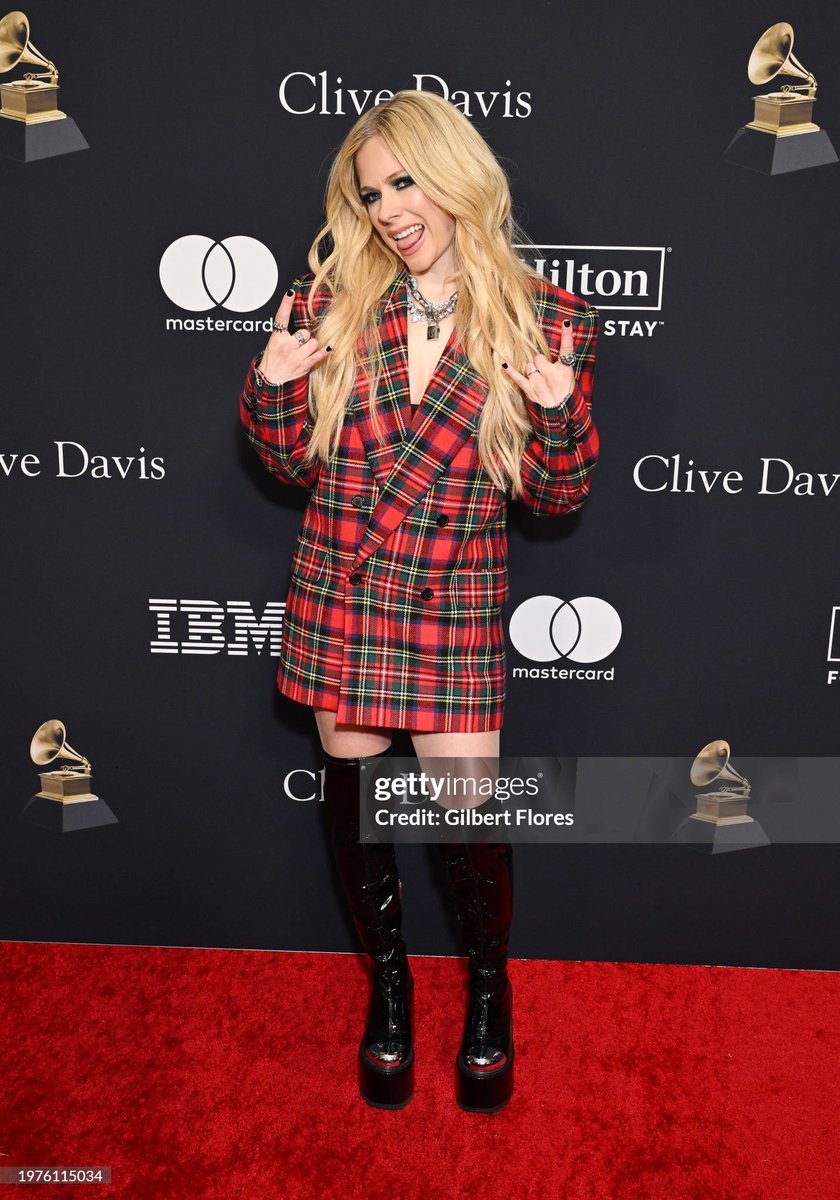 AvrilTribe's tweet photo. Avril Lavigne arrives for the Recording Academy and Clive Davis' Salute To Industry Icons pre-Grammy gala at the Beverly Hilton hotel in Beverly Hills, California on February 3, 2024.
#AvrilLavigne #PreGrammy #GRAMMYs #CliveDavis https://t.co/fG10df4mB1