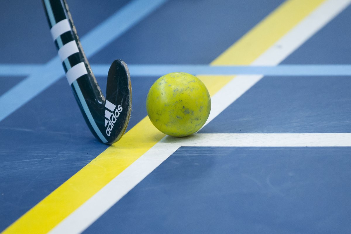Om 10:00 uur starten de finales van het NK Zaalhockey bij de Jeugd O16 en O18 en de Hoofdklasse. 🏑 Kun je niet naar Rotterdam komen? Volg alle wedstrijden via de livestream: bit.ly/2Ktgywf 🎥