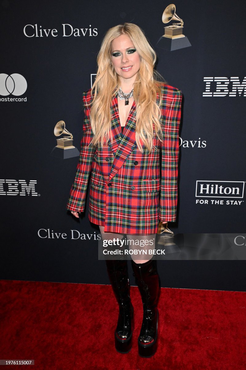 AvrilTribe's tweet photo. Avril Lavigne arrives for the Recording Academy and Clive Davis' Salute To Industry Icons pre-Grammy gala at the Beverly Hilton hotel in Beverly Hills, California on February 3, 2024.
#AvrilLavigne #PreGrammy #GRAMMYs #CliveDavis https://t.co/VXJW8NpUuO
