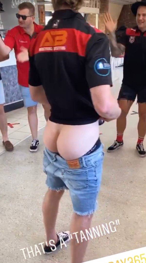 Cheeky_Lads_'s tweet photo. straight guys, curious guys, facebook instagram and snapchat stories, tiktok guys, spys, candid and more lads! collection growing every day 
https://t.co/onX0b9ZcXh https://t.co/Y0h1dHM54J