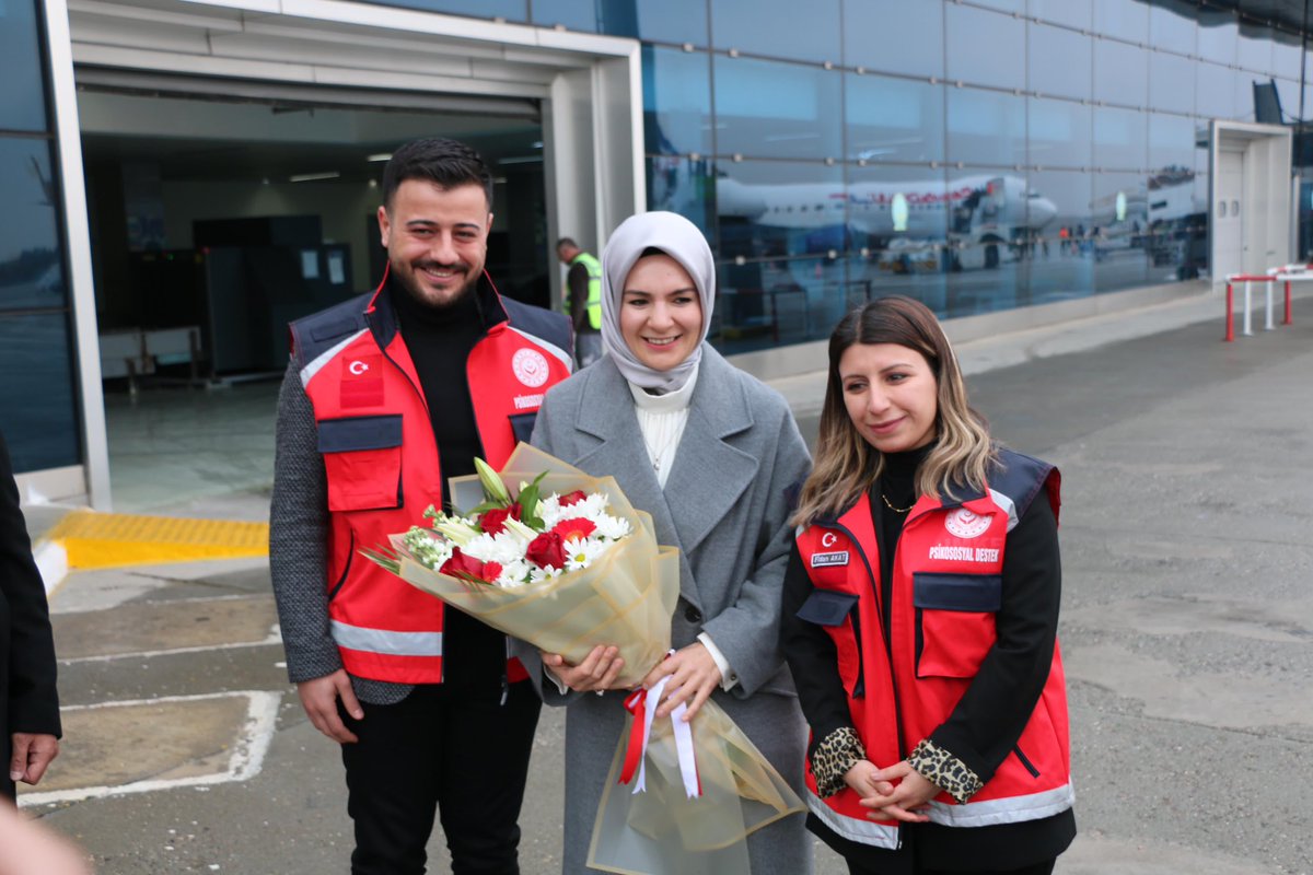 Sayın Bakanımızı Karşıladık. 
aile.gov.tr/sanliurfa <a href="/tcailesosyal/">T.C. Aile ve Sosyal Hizmetler Bakanlığı</a> @OzokKayhan <a href="/hasansildak/">Hasan ŞILDAK</a>