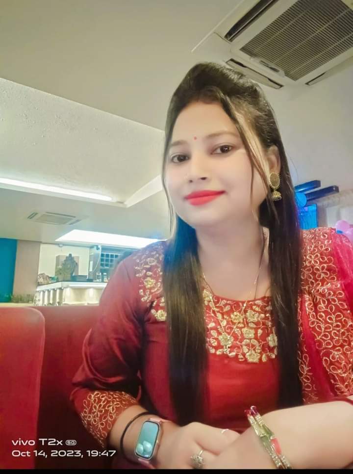 nikitagowshwami's tweet photo. रात तो वक्त की पाबंद है ढल जाएंगी 
           देखना ये है ,चिरागों का सफर कितना है .... https://t.co/oki45rQPKY
