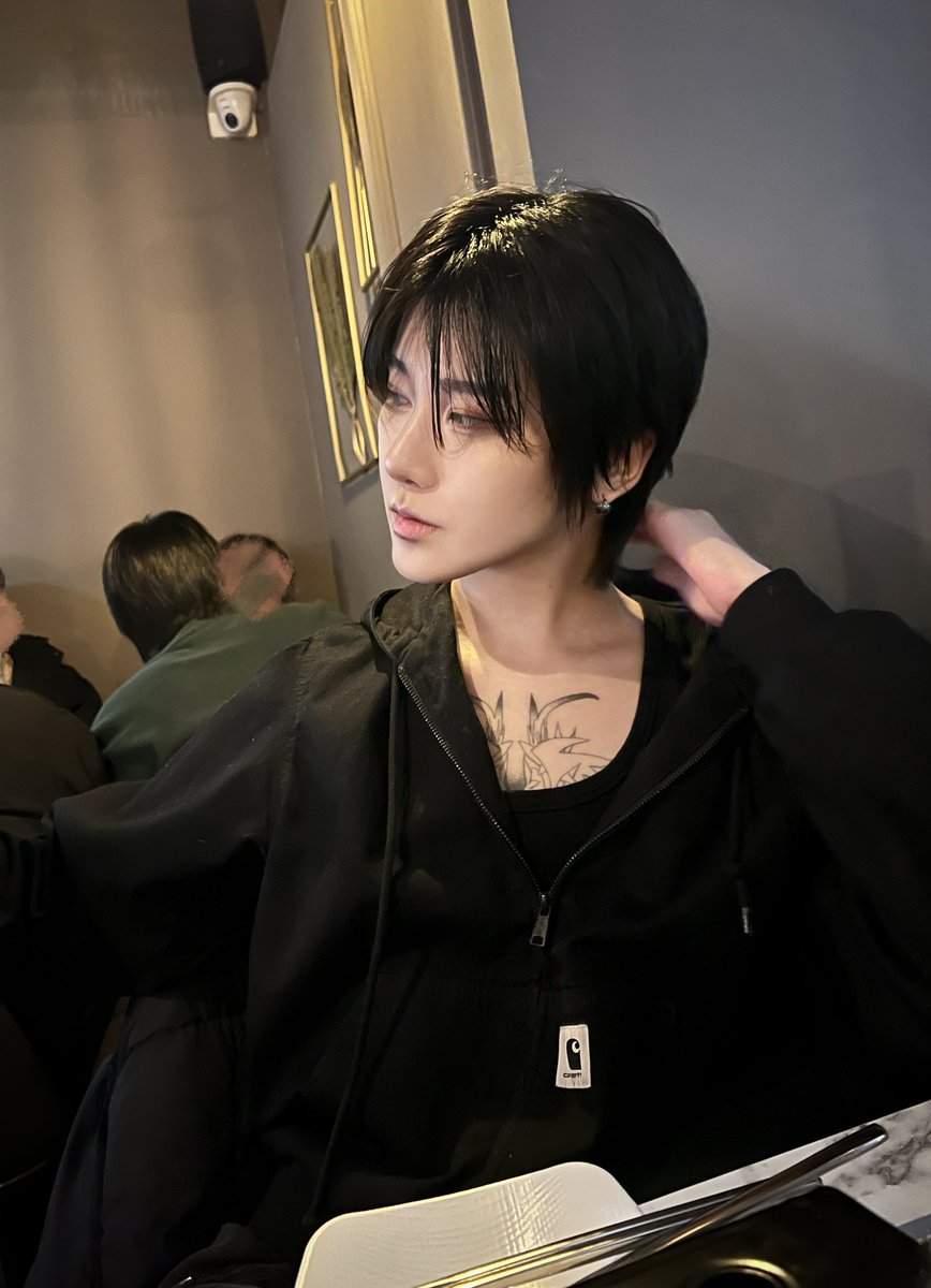 생존신고 숏컷됨