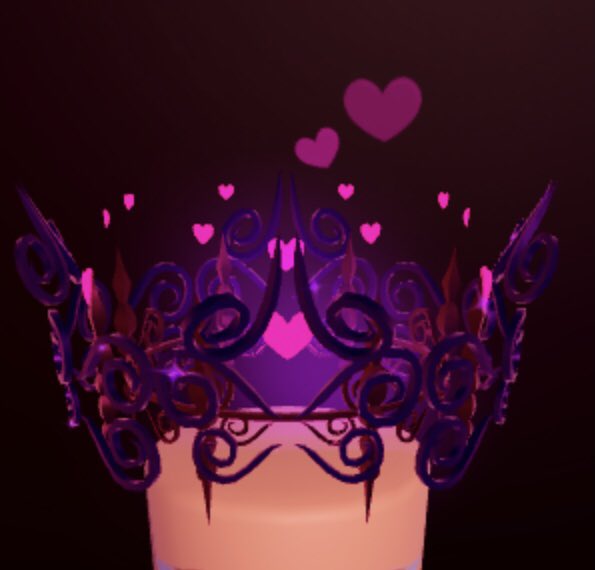 starlaforlife's tweet photo. Got the everfriend 2024 halo again but I think it look better in dark colors tbh , what do y’all think? #royaehigh #rhtc #everfriend #royalehigheverfriend https://t.co/1CGfgwXFYn