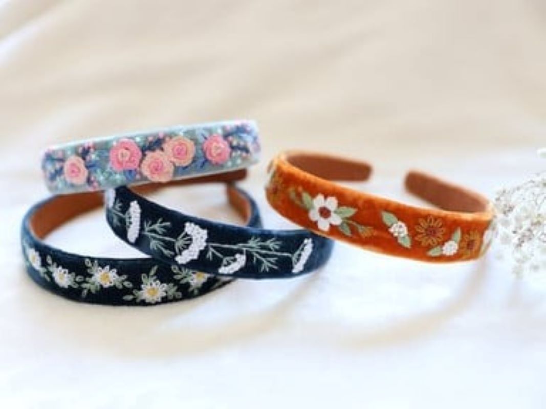 SelazioUs's tweet photo. ✨Blooms in your hair, joy in your heart! 🌼 Discover the enchantment of our Headband Floral collection. Elevate your style with nature's vibrant colors. 
👉 https://t.co/IGVbRsMYa2 https://t.co/Wp2YFZ0x29