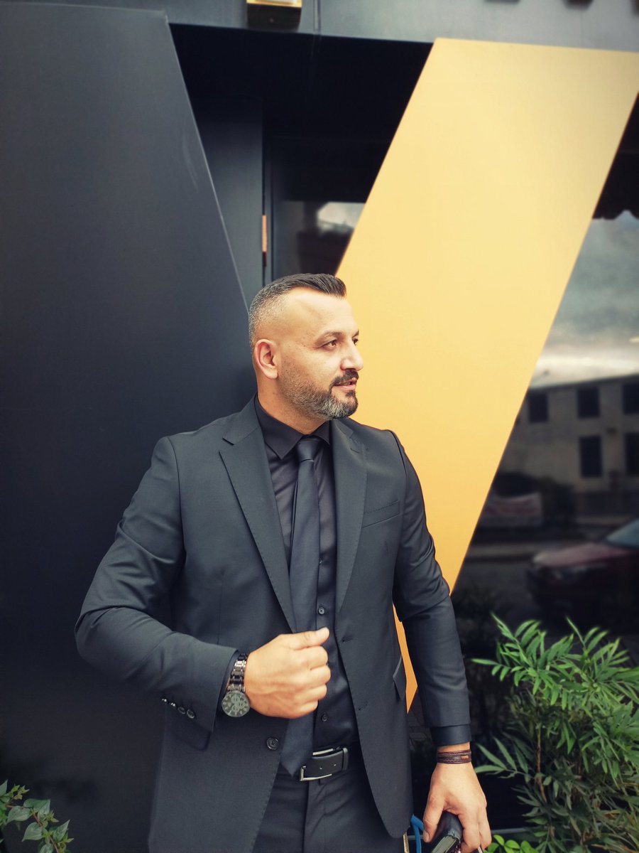 yasar_papaker's tweet photo. Ben kuytu köşede neysem, baş köşede de aynıyım. 
Çizgim günlük menfaatler için değişmez. https://t.co/amyKJdkvOf