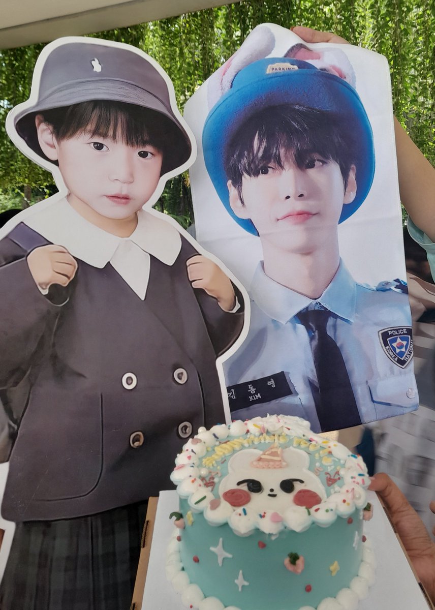 picnic birthday party🎉🤍

#aDOyrableyou
#HAPPYDOYOUNGDAY 
#28SymphoniesWithDoyoung 
#시즈니의_행운_도영아_생일축하해