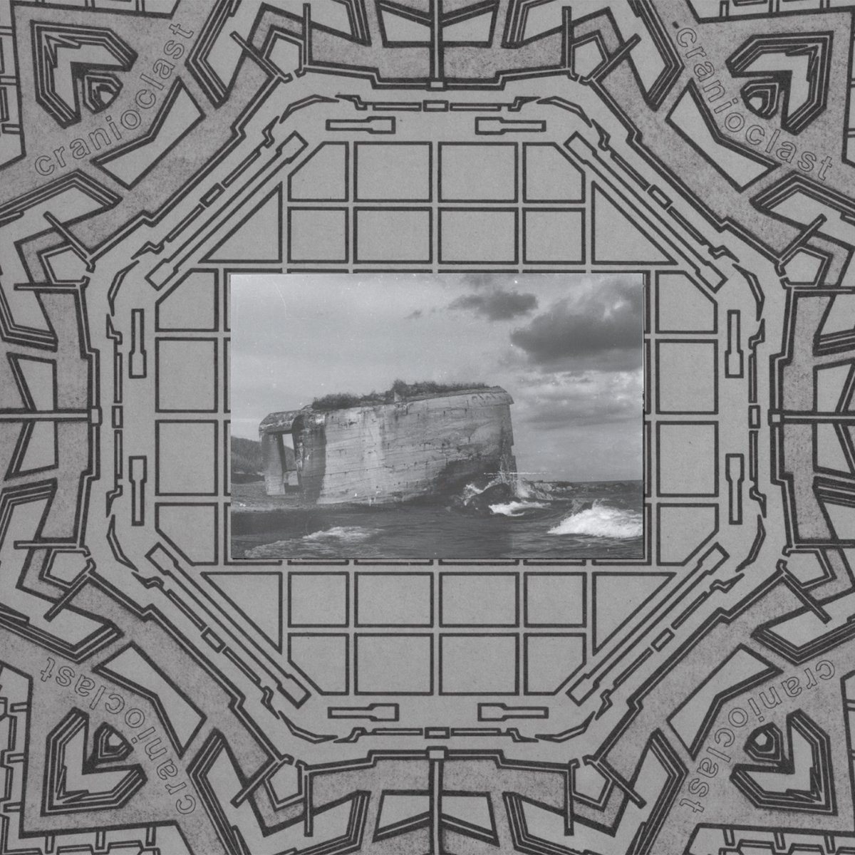 CRANIOCLAST: A CON CRISTAL / RATS CAN COIL - CATS CAN ROIL / ACCIDENTAL ENCOUNTER OF RATS AND CATS ON A TURNTABLE (CD) A wonderful reissue with a long unrealised track will be out soon on 13/Silentes - More infos will follow - store.silentes.it