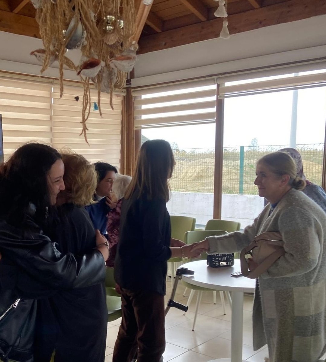 halklisgemlik's tweet photo. Kurşunlu Yaşlı Konuk Evi’ni Ziyaret Ettik. 
Gemlik Belediyesi tarafından Kurşunlu’da hayata geçirilen denize sıfır Yaşlı Konuk Evi’nde büyüklerimizle çok güzel vakit geçirdik.
Orada bulunduğumuz sürede hep birlikte sohbet ettik, eski anılardan bahsettik, birbirimizi tanıdık. https://t.co/ZkJtVU9BhB