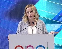 AngeloBonelli1's tweet image. La premier Meloni e’ andata a Catania  allo stabilimento 3Sun di Enel che produce pannelli fotovoltaici, ma non la racconta tutta: il governo con Enel ha messo in vendita il 50% della proprietà e a mostrare interesse e’ NextEnergy Capital, un fondo di investimento britannico !