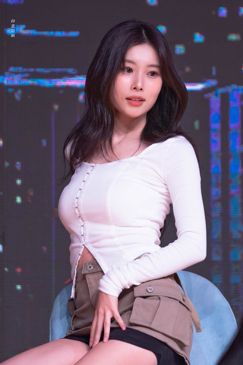 TakoFeverHW's tweet photo. 240203 HYEM’S DIARY

💃

#혜원 #HYEWON #ヘウォン https://t.co/KKBBSLc5Qp