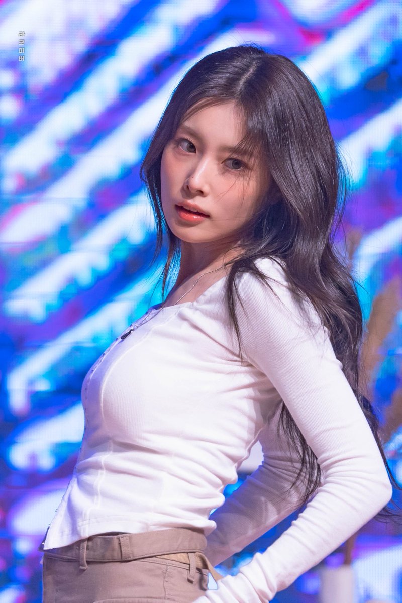 TakoFeverHW's tweet photo. 240203 HYEM’S DIARY

💃

#혜원 #HYEWON #ヘウォン https://t.co/KKBBSLc5Qp
