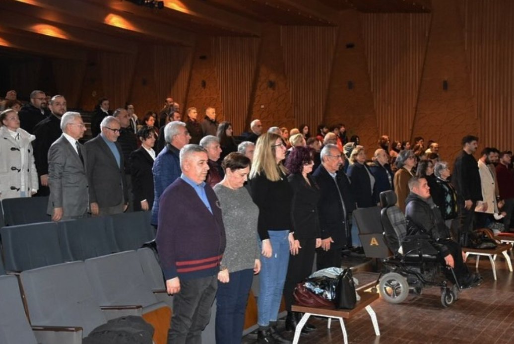 halklisgemlik's tweet photo. Halk-Lis Gemlik olarak Cumhuriyet Halk Partisi Gemlik Gençlik Kolları ile düzenlediğimiz Uğur Mumcu ve Ali Gaffar Okkan anma etkinliğine katılan Osmangazi Halk-Lis ekibine ve değerli konuklarımıza içtenlikle teşekkür ederiz. Etkinliğimizi onurlandırdığınız için minnettarız. https://t.co/LOzoRcjGuo