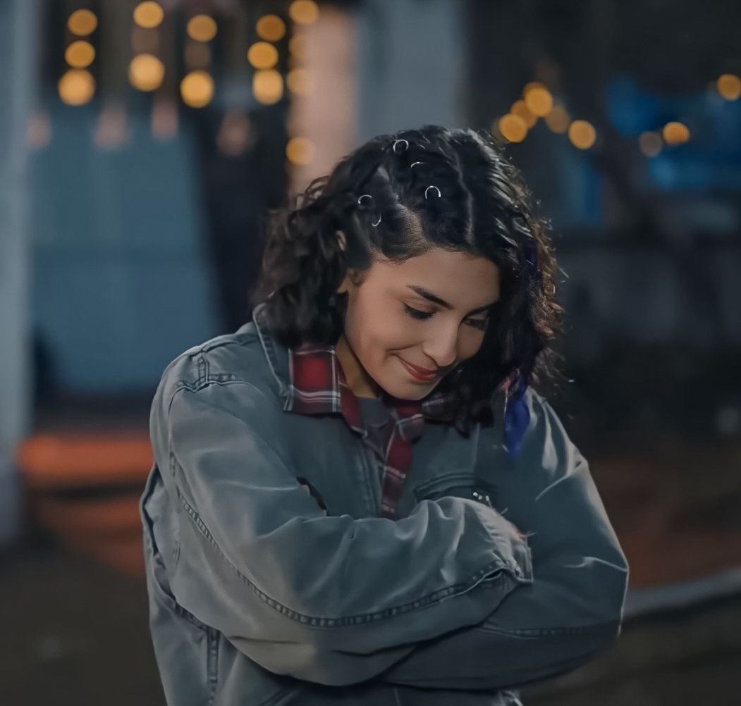 meriizus's tweet photo. and when they start flirting giggling having the most romantic conversations with each other..THEN WHAT!!!!🫠🖤 #Aslaz https://t.co/v5B6Di8oyD