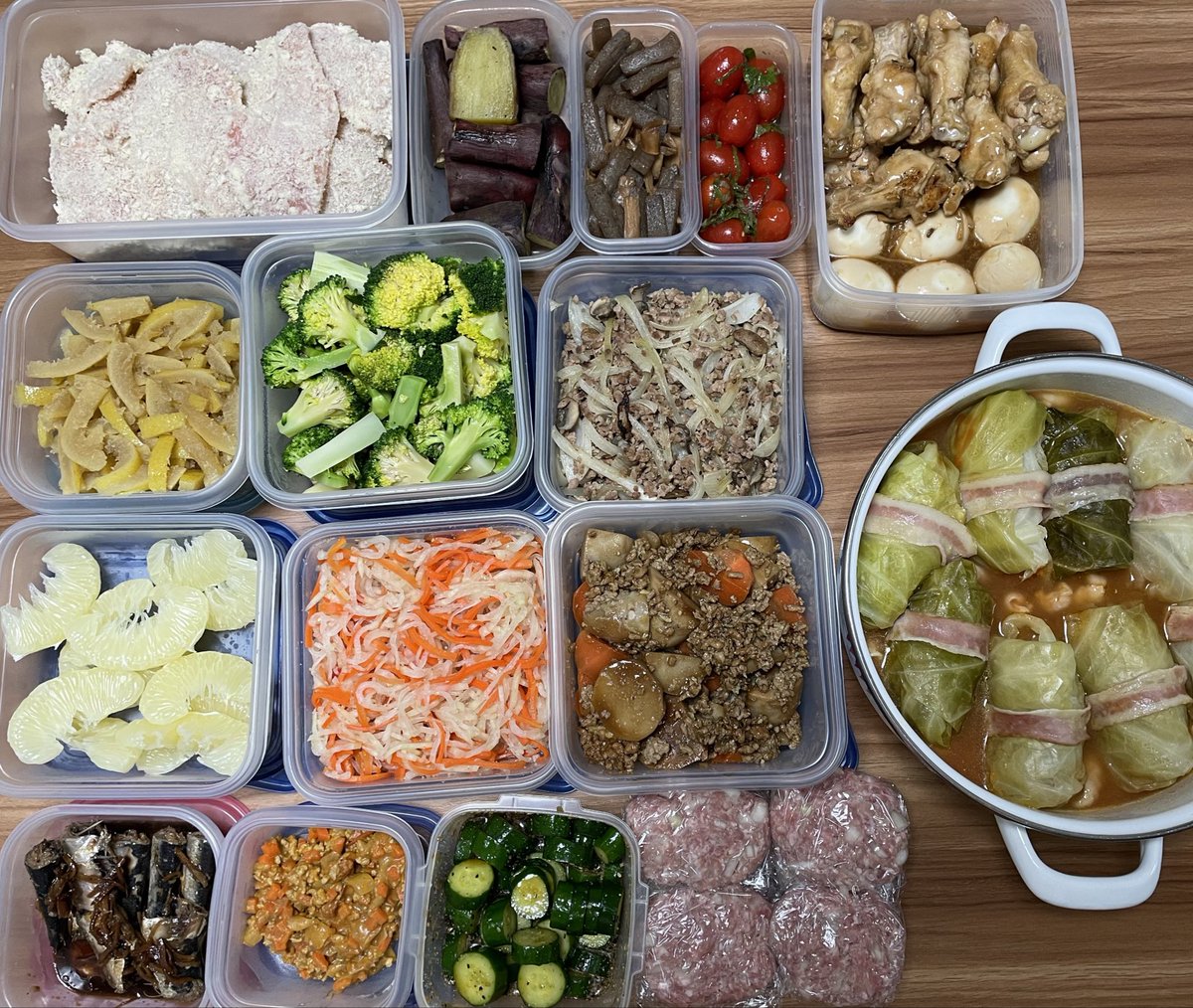 おちてたたっぱー このタッパーの汚れはなんの汚れでしょうか？ - 爪で強くこすったら