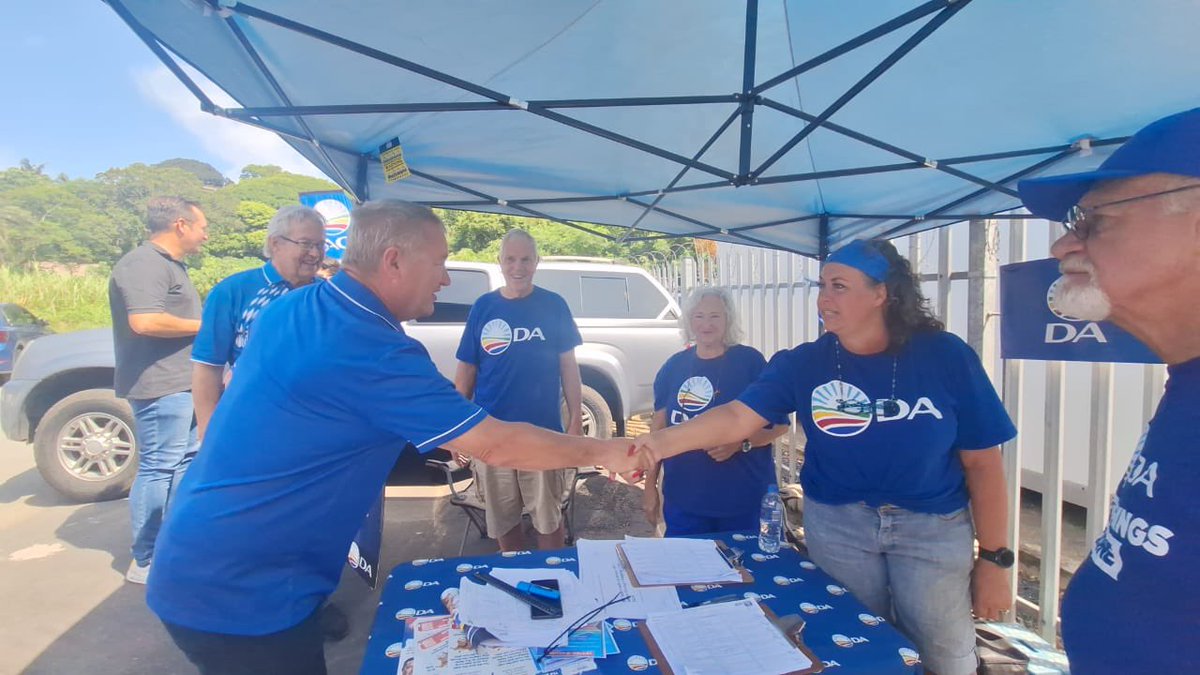 DA_KZN's tweet image. The Provincial Leader, Francois Rodgers visiting communities in Ugu today to encourage residents to #RegisterToVoteDA in the crucial 2024 Election. 

Unlike in previous elections, you will only be able to vote at the station where you are registered.

Be part of the mission to