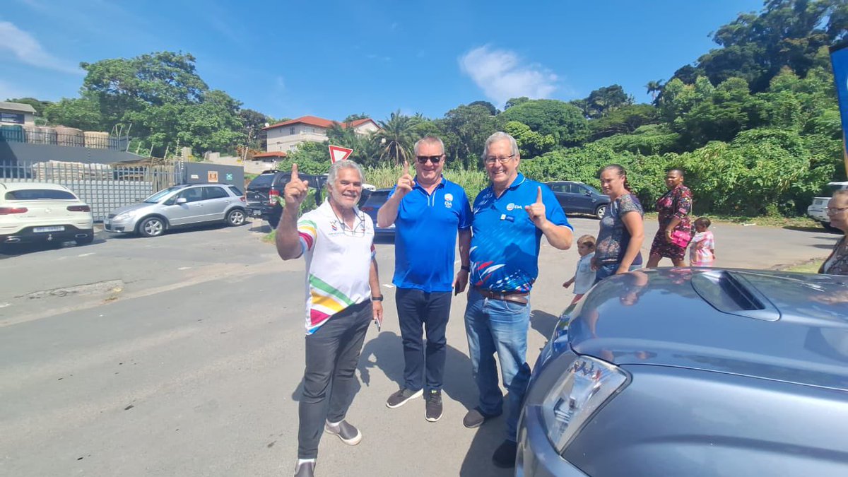 DA_KZN's tweet image. The Provincial Leader, Francois Rodgers visiting communities in Ugu today to encourage residents to #RegisterToVoteDA in the crucial 2024 Election. 

Unlike in previous elections, you will only be able to vote at the station where you are registered.

Be part of the mission to