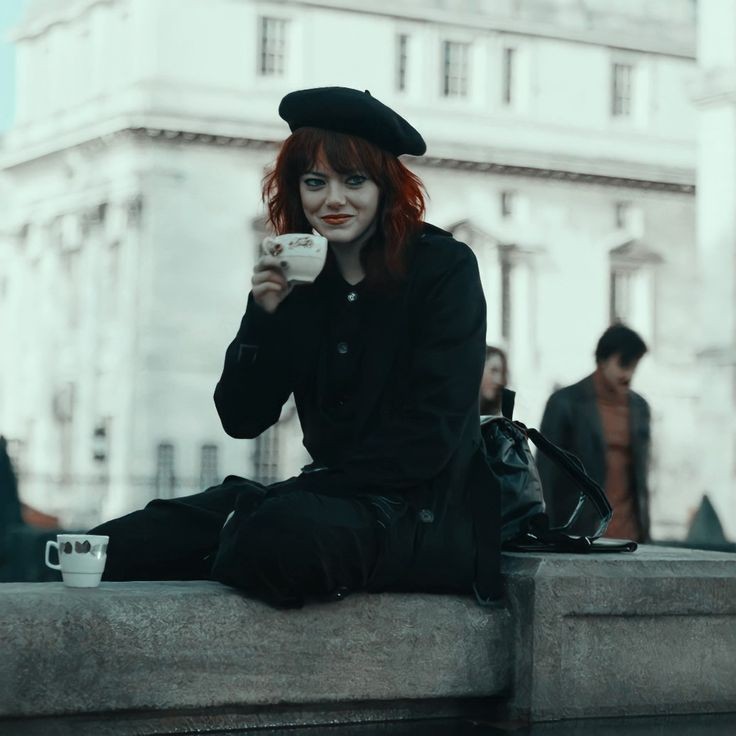 rosenchild's tweet photo. "Cruella" tahmin ettiğimden daha çok ilgimi çeken bir film oldu. Tahmin edemediğim sahneler vardı ve izlerken sevindirdi bu beni. Parktaki sahneleri en sevdiğim kısımlardı ve kıyafetler çok güzeldi. https://t.co/5eGU8pQlAe