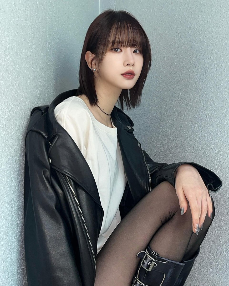 thinkerseola's tweet photo. i'm so obsessed with this look https://t.co/4cknIwYvuN