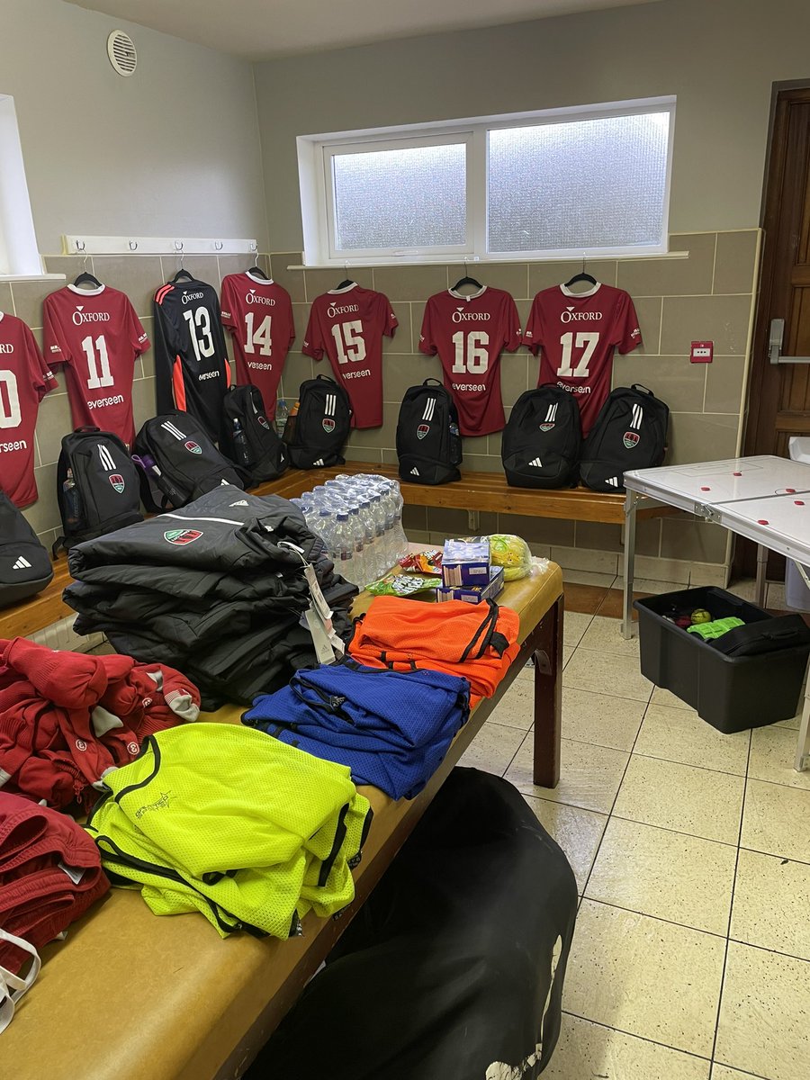 CRobCoaching's tweet photo. Creating a high performance environment for the @CorkCityFCWomen u17 players from the start ⚽️
•
#CRCoaching #elitelevel #highperformance #wnl #cantseecantbe #preseason #failtopreparepreparetofail https://t.co/bkm31NN1Mr