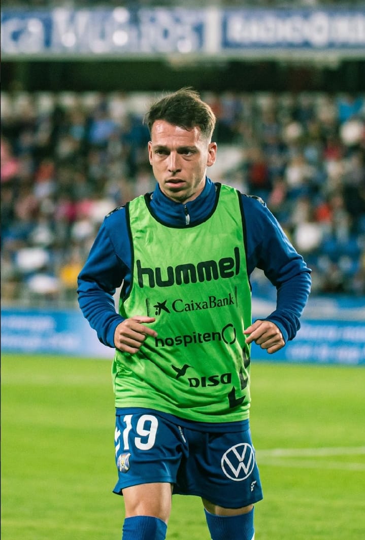 JbRafa3's tweet photo. @CDTOficial Y si se prueba otra cosa? El equipo aburre y no se busca otras fórmulas. https://t.co/7Z0cJPD1wB