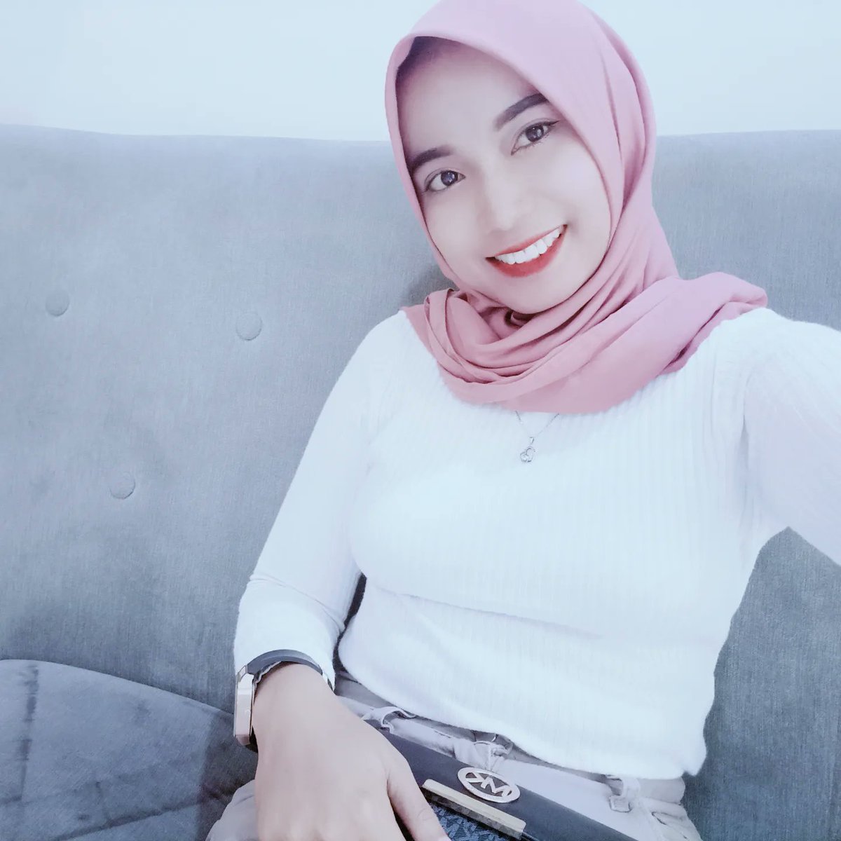 vheevitria's tweet photo. #FotoProfilBaru https://t.co/JDfoz7RmRV