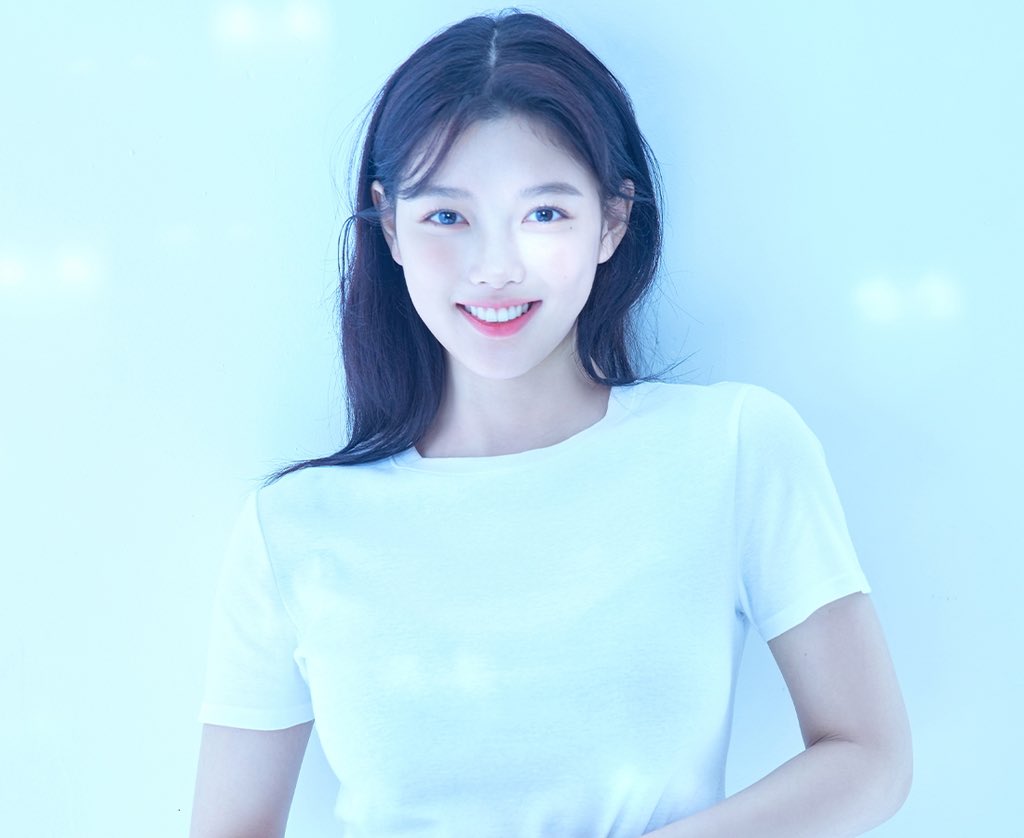 dough_nut_love's tweet photo. #KimYooJung is a candidate for Forbes Korea’s 30 under 30 in Entertainment

Please support by voting via the Idol Champ app - voting ends on the 12th

#KimYouJung #김유정

https://t.co/vi2aB6TT3A https://t.co/RWbkIcdvv5