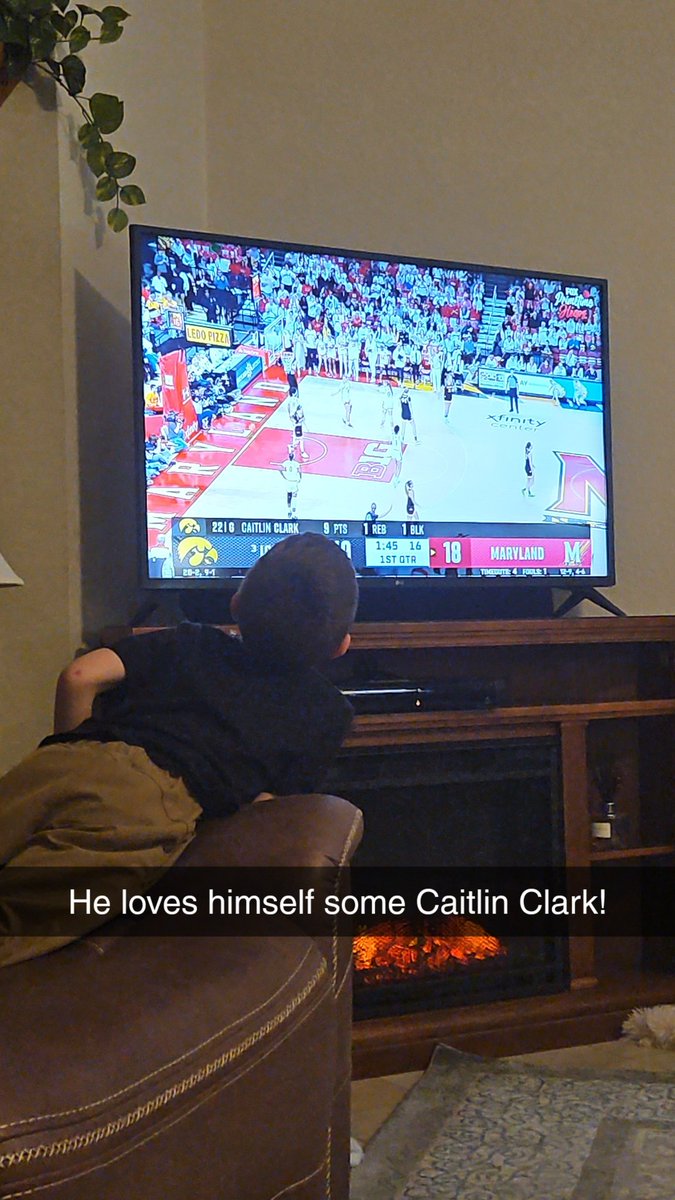 NickScott13's tweet photo. @CaitlinClark22 doesn't just inspire girls, our son loves watching her play too!  Truly a generational player that has inspired ALL of the children!  #hawkeyes #hawkeyewomen #respect #letsgohawks @IowaOnBTN @IowaWBB @LisaBluder https://t.co/YZoSX8EVxo