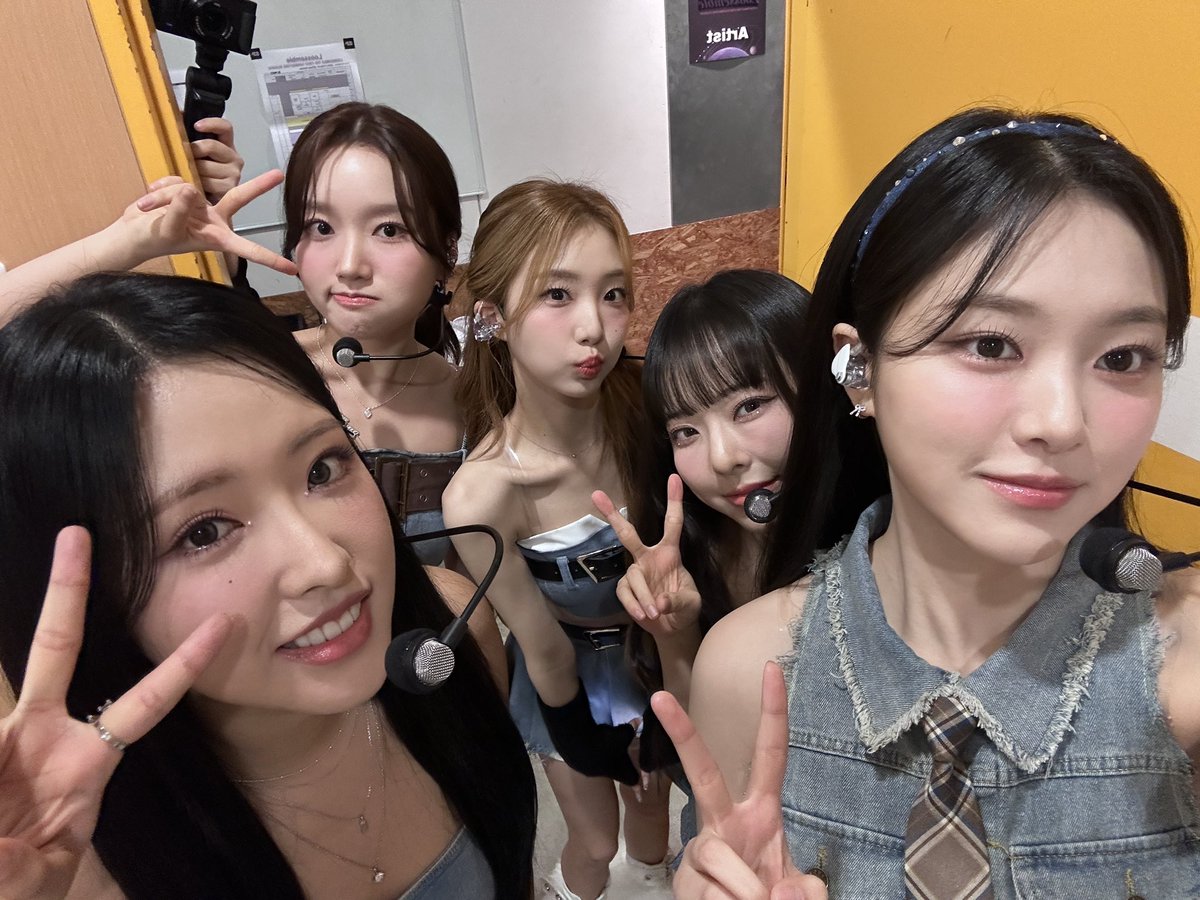 Loossemble_twt's tweet photo. [📷]

240204
Loossemble 「LOOSSEMBLE THE FIRST FANMEETING IN JAPAN」 in Osaka

Loossembleの一番目日本ファンミーティングがすべて終了しました。

今日の公演に来てくれたすべてのC.Looみなさん、ありがとうございます💕

私たちにまだ残っているたくさんの日があるので、また会いましょう!⭐

#루셈블 #Loossemble #ルセンブル