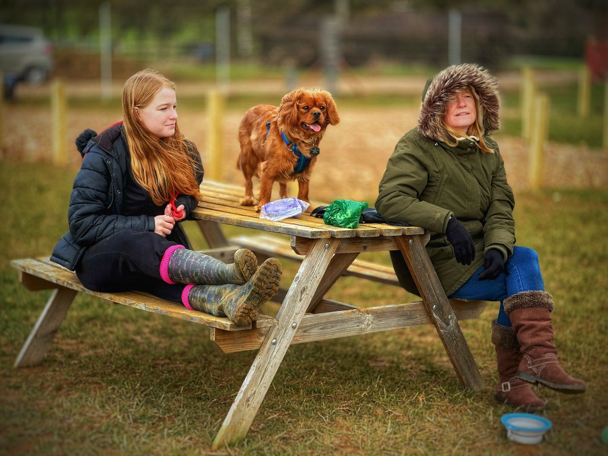 Me is supervising field hactivities.