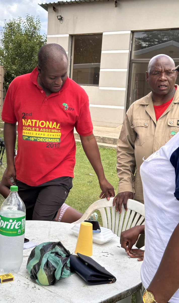 KennyMotsa535's tweet image. Ward 25 is also registering young people to Vote for EFF

#VoterRegistrationWeekend
#Mayihlome 
#RegisterToVoteForEFF