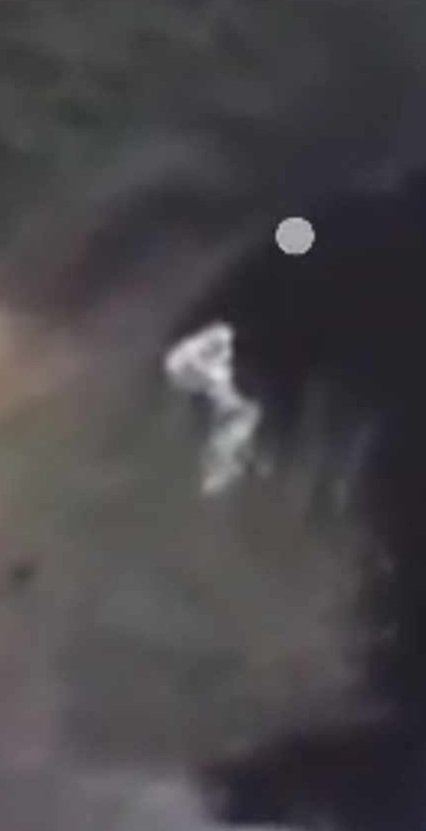 Sharon88094249's tweet photo. #nicola #nicola #bulley #drone #new #footage #cctv #mystery #truestory #NicolaBulley https://t.co/Jbbp5bFfQx
What are these? Can you tell me what you see? Video link above, this is just where Peter seen his target & by the mansion. https://t.co/iiLFCgROTD