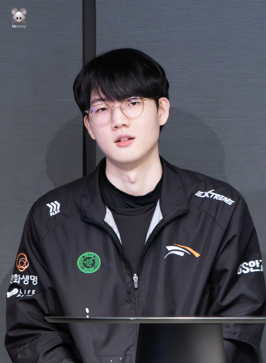 240204 진짜 멀다멀어....😂😂
#Viper #바이퍼 #박도현