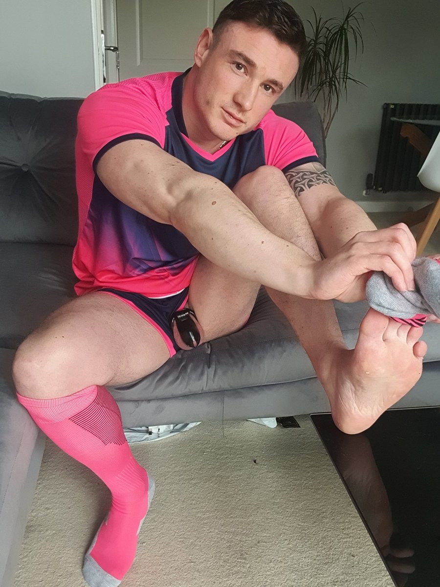 AaronTylerUK's tweet photo. Do you think the lads will notice? 🤔🔒 https://t.co/qidOicAZQ7