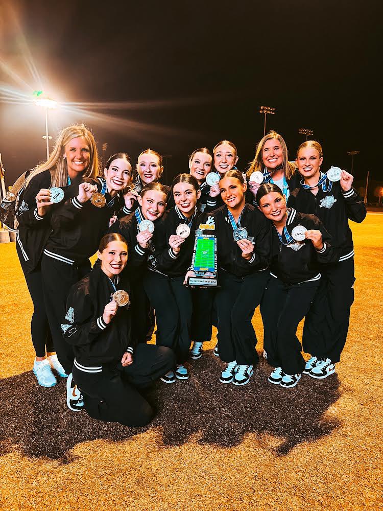 Introducing your SECOND IN THE NATION for Small Varsity DII Game Day: Holt Dance Team!!

Congrats!