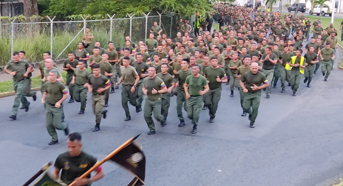 🇻🇪 Hoy Durante la mañana de este Domingo #4Feb con gran orgullo patriótico || El G/D. Romerl Romero Domínguez, Cmdte de la ZODI N°52 Monagas en compañía de los Sres. Generales Cmdtes. de las Unidades Superiores, personal Profesional y Tropa Alistada adscritos a esta Unidad de⬇️