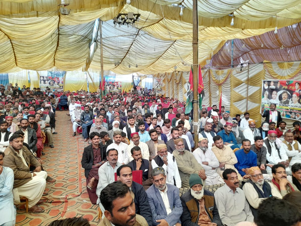 NaumanIShaikh's tweet image. Attended Jalsa organized by Shaikh Community at Military road Sukkur. Engaged with Notables from &amp;amp; common people from Shaikh Community who endorsed #AwamiMuashiMuhaida by @BBhuttoZardari &amp;amp; announced to vote #PPP on 8th feb.
#NA200 #NaumanIslamShaikh #Sukkur #چنو_نئی_سوچ_کو