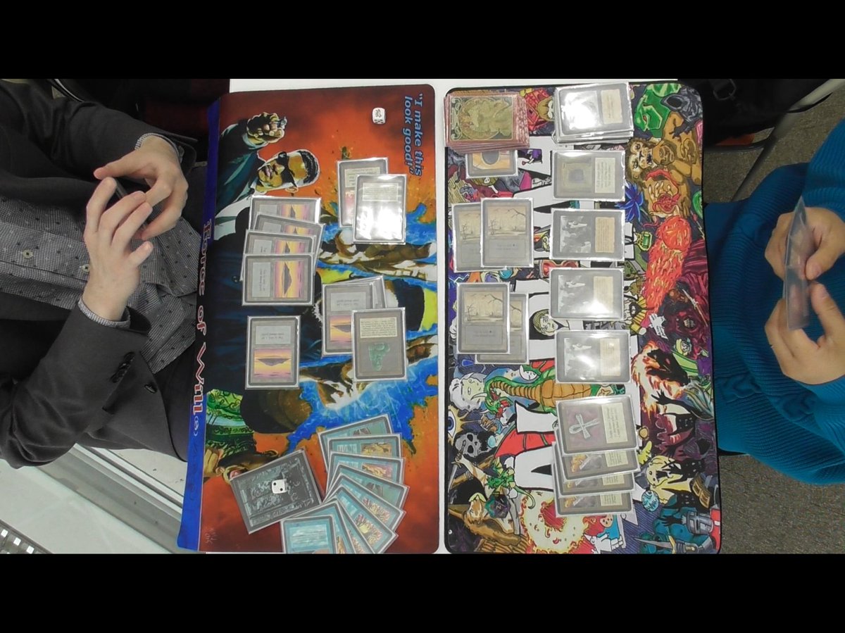 Nigred2's tweet image. 本日は、ヤマダさんと新年初の対戦会でした😊
#Alpha40 と #Power99 で遊びました😎

1. 今回も順調にMoxがアンティに飛ぶ
2. いつも大体負けを覚悟する盤面
3. 黒騎士が頑張って勝てた盤面🥺
4. マリガンのない世界で育ったため、マリガンの仕方を確認するNigred