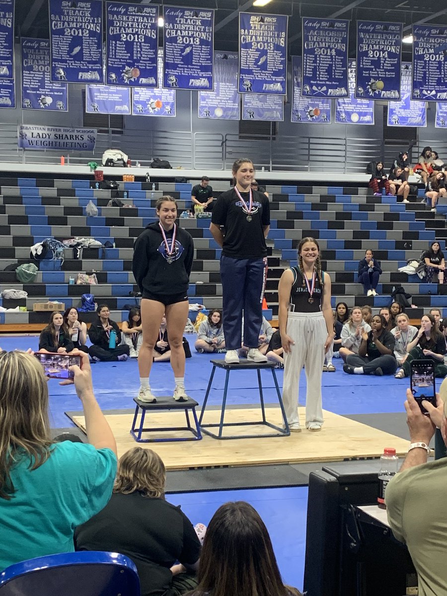 IdaBakerLifting's tweet photo. Congratulations to our athletes who competed at regionals today! Morgan, Saige, Kayla and Karlee had a great meet! Saige finished 2nd in both traditional and Olympic and will be heading to states in two weeks! https://t.co/gB4yIfX13G