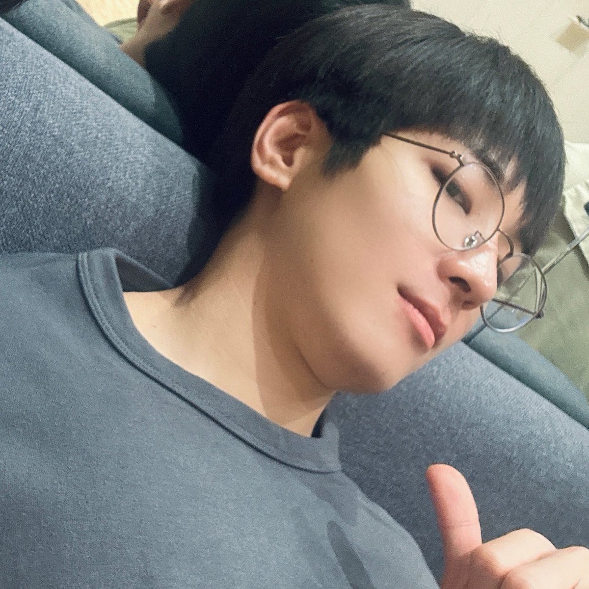 wonuoiawoo's tweet photo. this wonwoo photos never fails to put a smile on my face 😆 thank u hoshi for this https://t.co/LVLPjWccpv