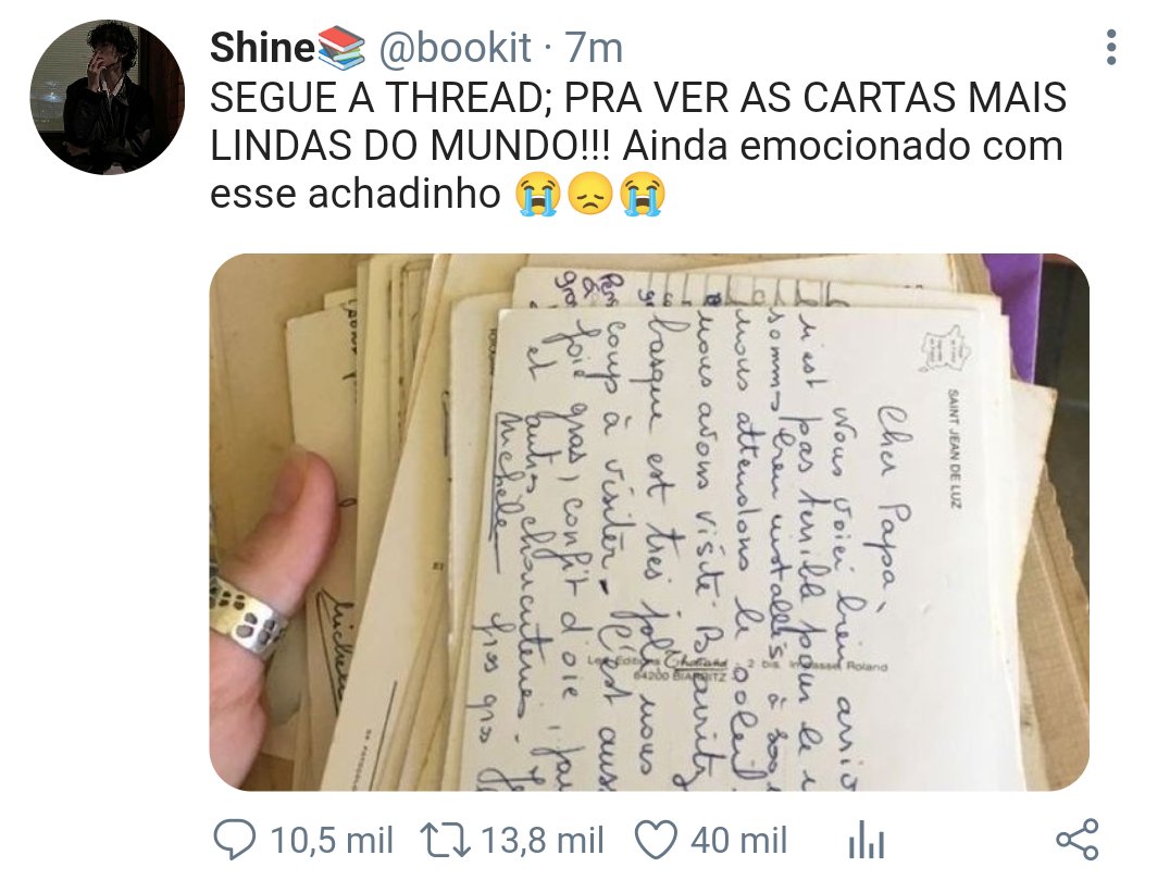 MuapaBlue's tweet image. 📚Carta ao destino📚

Onde Shine e um garoto apaixonado por livros, visita uma sebo esquecida pela cidade e por destino encontra cartas de amor escritas por dois rapazes inesquecíveis para a história dos anos 70s.

#Taekookau
