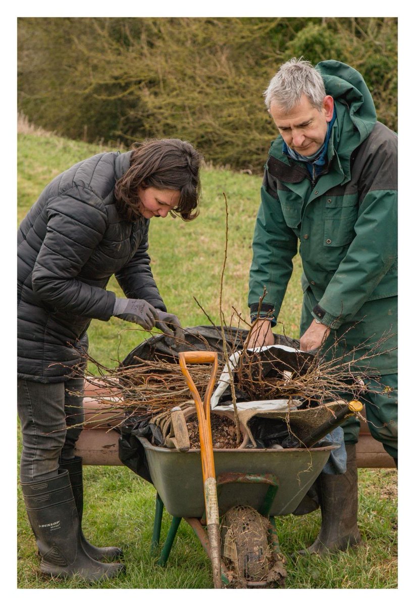 Environment Agency officers took part in a tree planting scheme to enhance a section of the River Pant in Radwinter. In just under 4 hours, they planted 73 native trees, contributing to a healthier, greener environment 🌳