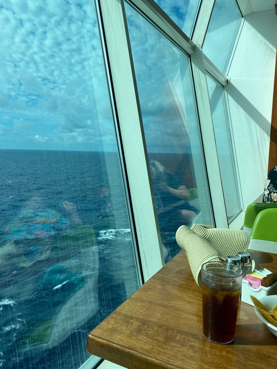 Unique_qk's tweet photo. The joy of going out to sea https://t.co/PGTrCujuQz