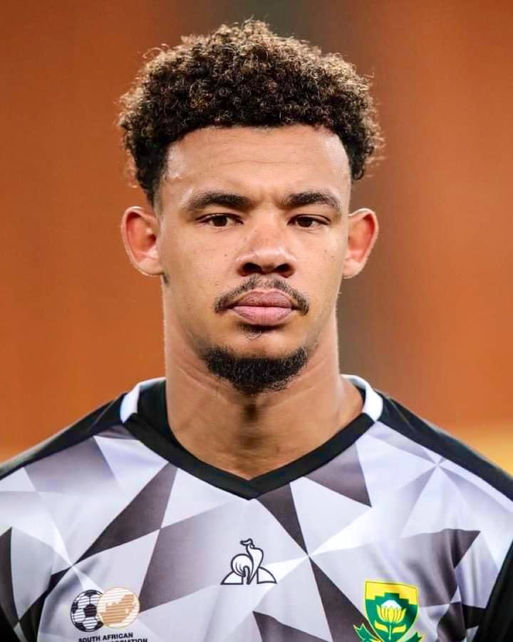 PurelyFootball's tweet image. South African goalkeeper Ronwen Williams becomes the first goalkeeper in history to make 4 saves during a shootout in a major tournament. 🇿🇦

Never has a goalkeeper accomplished such a performance in a Euro, CAN, Copa America or a World Cup before Ronwen Williams! 🤯