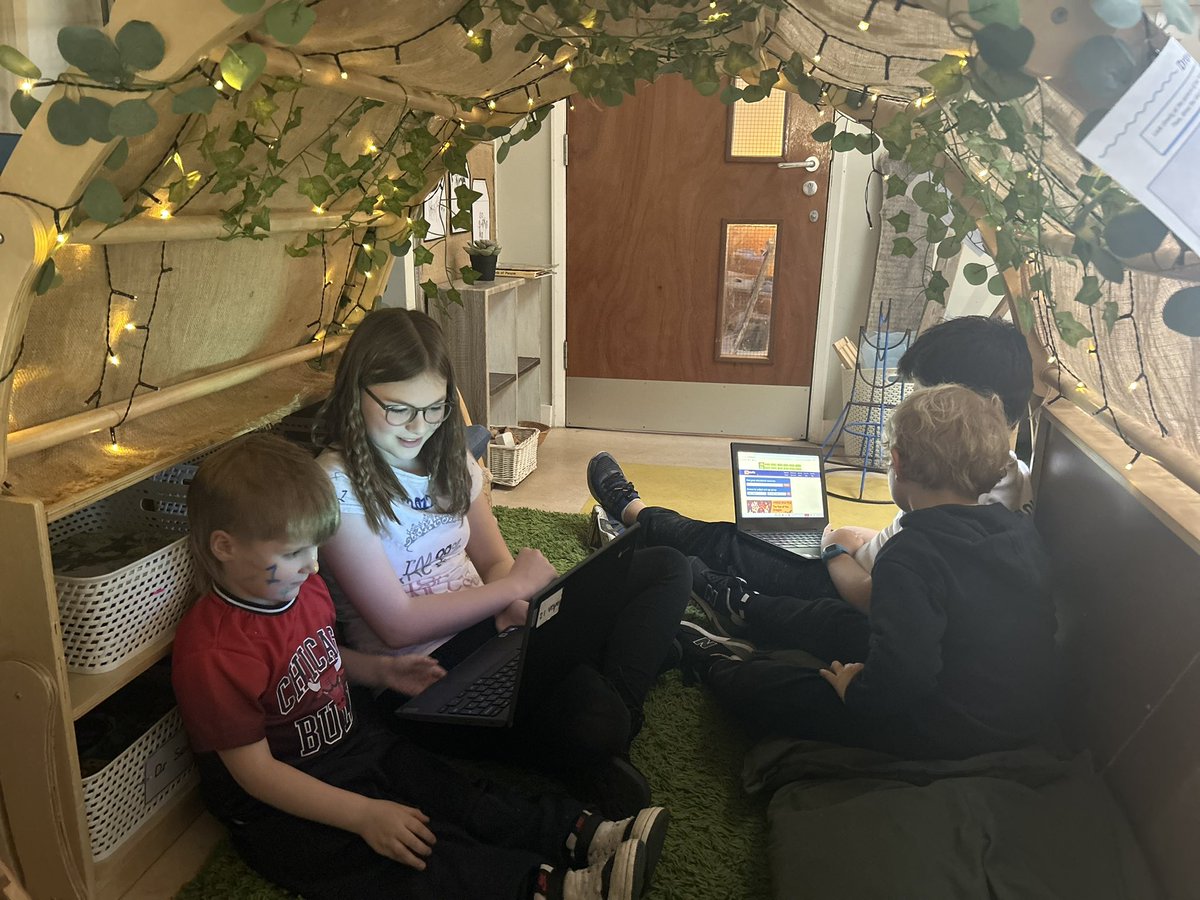 BG_Hedgehogs's tweet photo. For Number Day we had a visit from our @BG_Foxes buddies who showed us how to play some number games using Chromebooks. There was lots of collaboration and the buddies were brilliant at supporting and encouraging the Hedgehogs! #BGMaths #BGComputing π¦π¦ https://t.co/1sCzB6ZAPJ