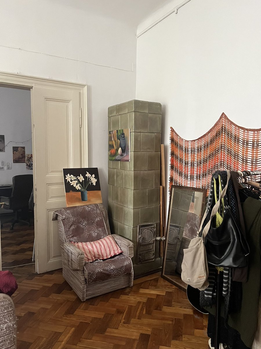 buryonok's tweet photo. всім привітики!! моя сусідка по квартирі в березні переїжджає в інше місто, тому я шукаю з ким жити🥺 квартира чудова, центр Львову, до оперного 5 хвилин пішки, район Магнусу, церкви Св.Анни. буду дуже вдячна за ретвіт, бо я дуже не хочу відпускати цю квартиру💞 https://t.co/4w8WLRAZR8