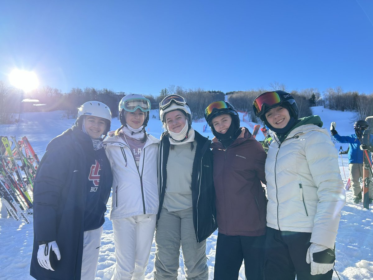We are going to have ourselves a day ☀️ <a href="/loonmtn/">Loon Mountain Resort</a> <a href="/CCRaider_HS/">Central Catholic HS</a> ⛷️🏂 #bluebirdsky