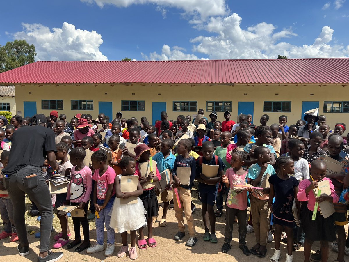 munyaedson's tweet image. It’s fulfilling to bless others when God has blessed us. Yesterday we gave over 120 kids stationery from grade 1 - 7. 

Our company ( @ihelp_zimbabwe ) partnered with @IgniteYouthOrg and distributed at Zimbiru Primary School in Domboshava. 

#MessageOfHope Together We Make A Diff