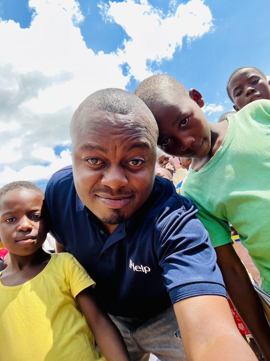 munyaedson's tweet image. It’s fulfilling to bless others when God has blessed us. Yesterday we gave over 120 kids stationery from grade 1 - 7. 

Our company ( @ihelp_zimbabwe ) partnered with @IgniteYouthOrg and distributed at Zimbiru Primary School in Domboshava. 

#MessageOfHope Together We Make A Diff