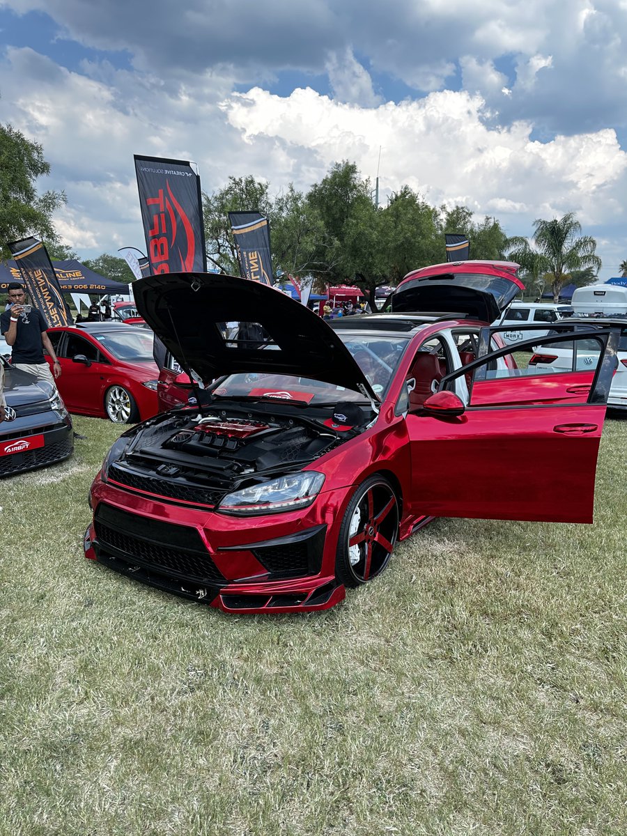 matthewkanniah's tweet photo. You never think it’s possible until you come to Camp Fest. A MK7 Golf R with Porsche Cayenne V8 touches is nuts 🤯 https://t.co/MQpiX14Ux7